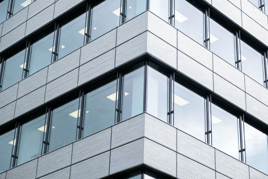 commercial facade using metal composite panels in rainscreen cladding system