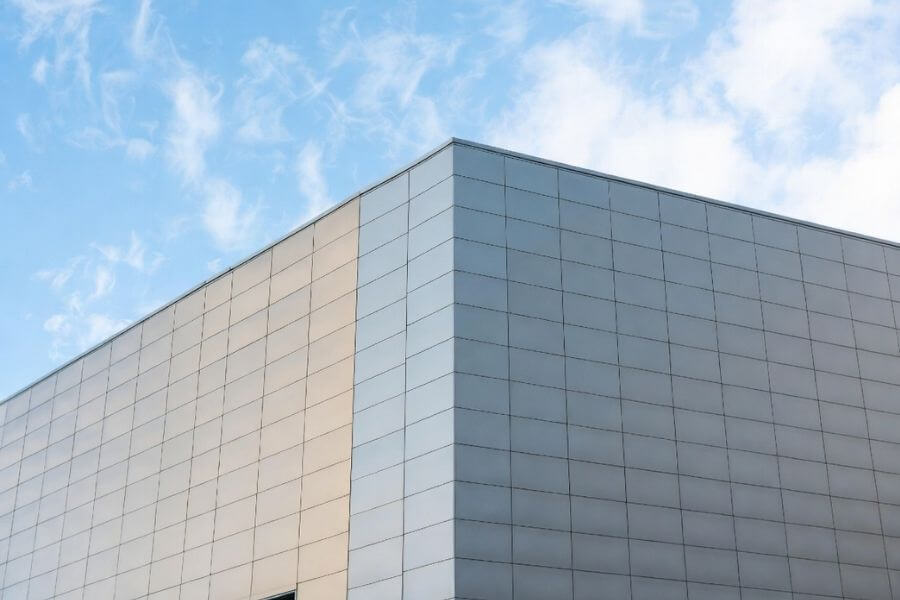 ACP facade color inconsistency caused by anodized panel variation ACP facade color inconsistency caused by anodized panel variation