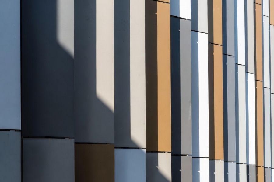 ACP panel color variation caused by fabrication orientation and light reflection differences ACP panel color variation caused by fabrication orientation and light reflection differences